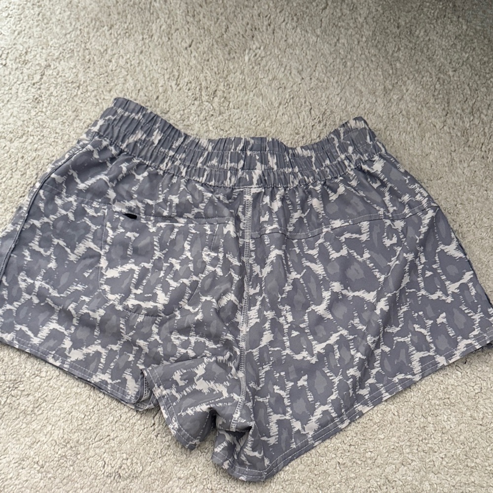 Vuori Dash shorts - Picture 2 of 2
